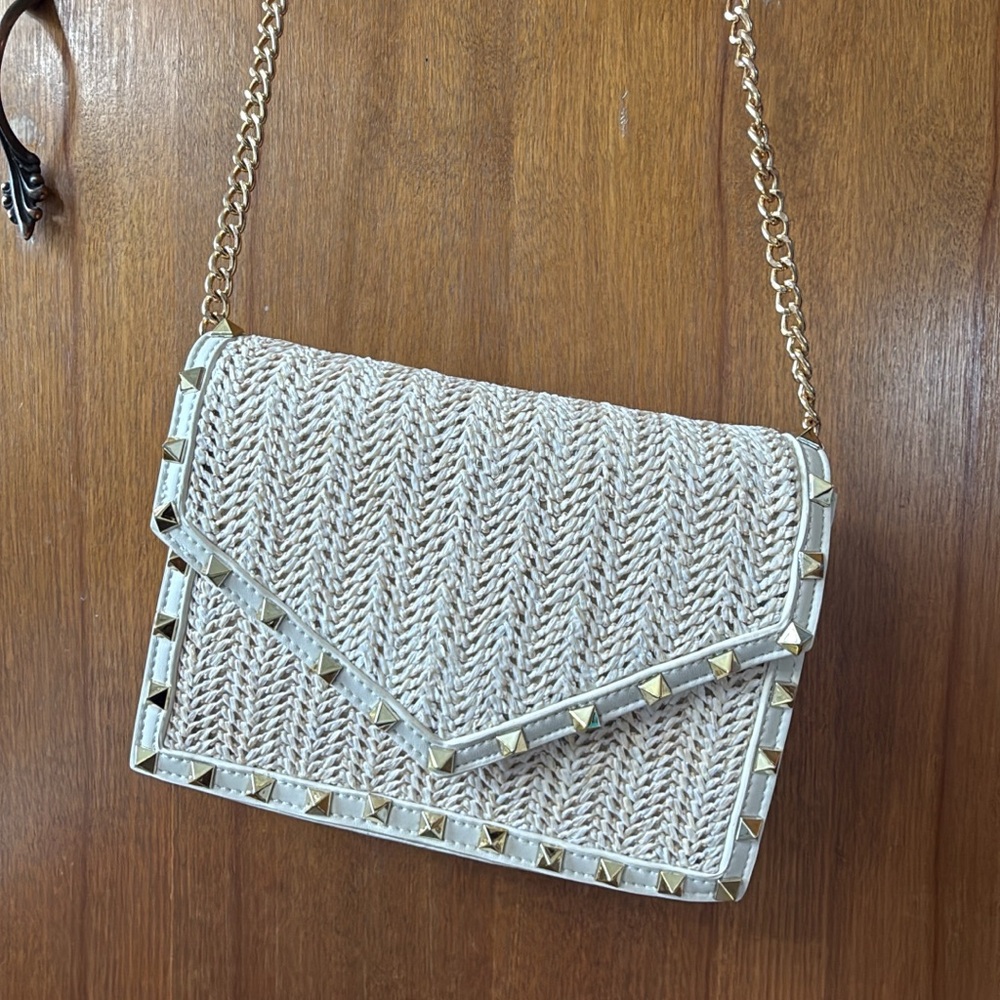 Trendy Boutique Cream Woven Clutch with Gold Chain